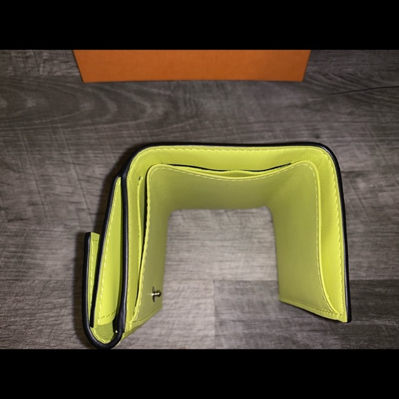 Louis Vuitton taigarama discovery compact wallet - Picture 6 of 8